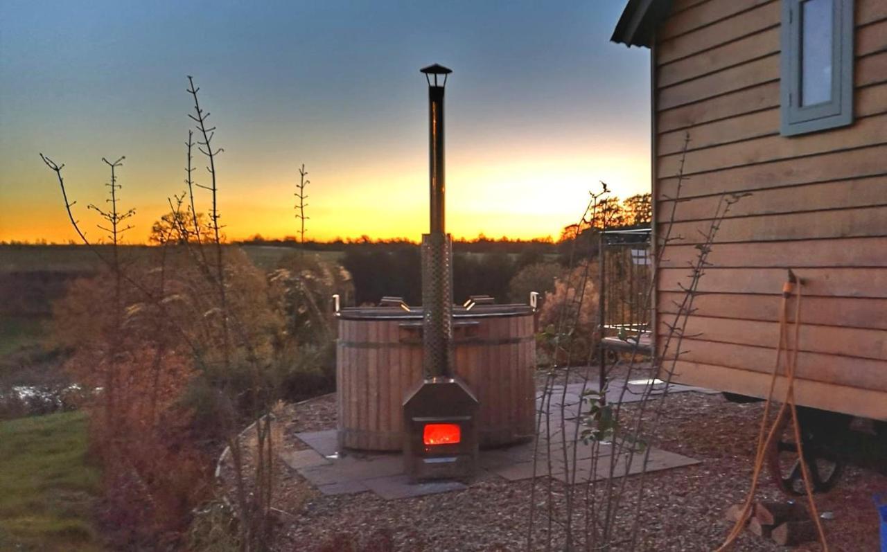 Fair Farm Hideaway Villa Waltham on the Wolds Luaran gambar